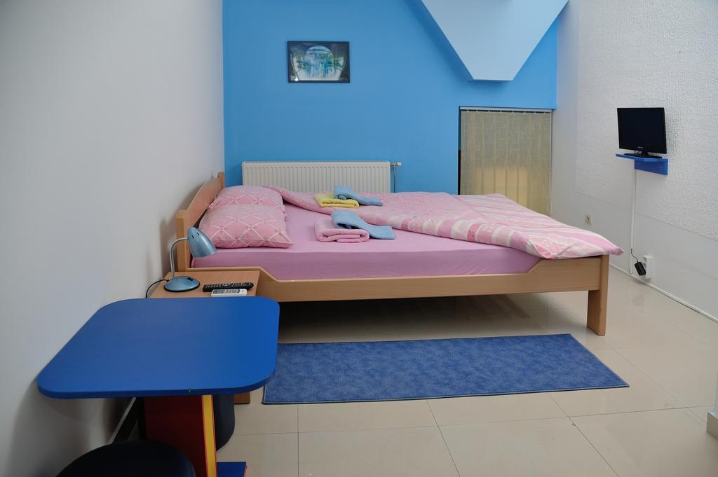 Hostel Paparazzo & Apartmens Кикинда Номер фото
