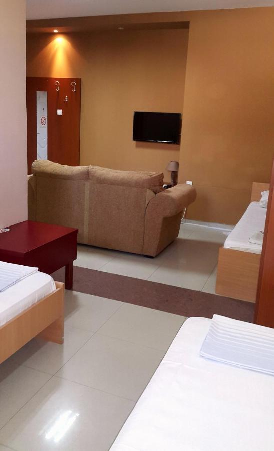 Hostel Paparazzo & Apartmens Кикинда Экстерьер фото